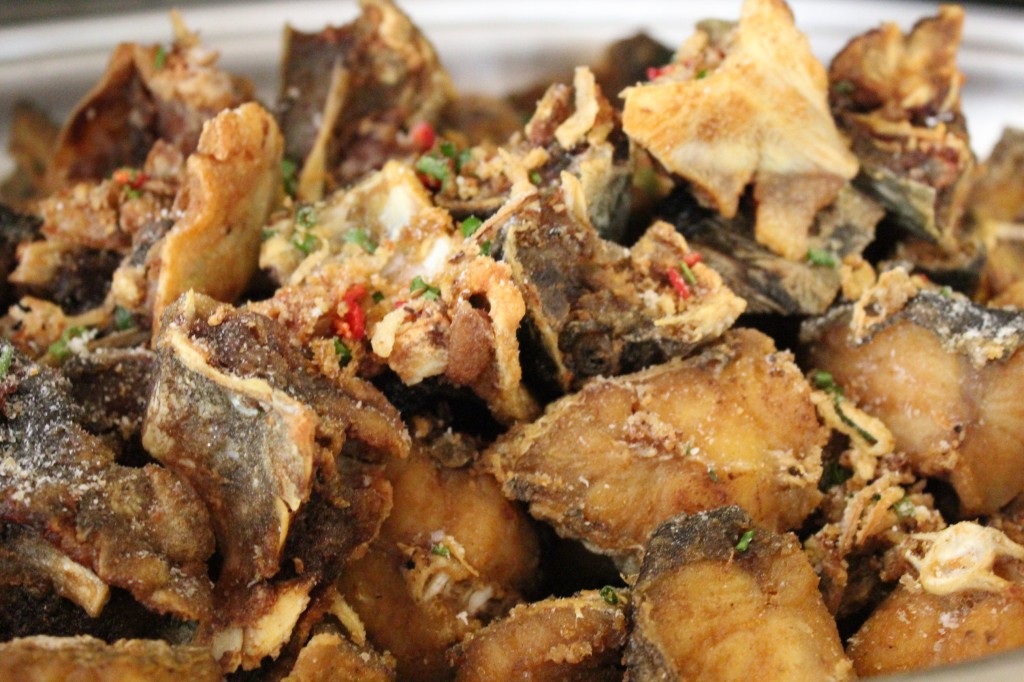 Cá tầm sapa rang muối